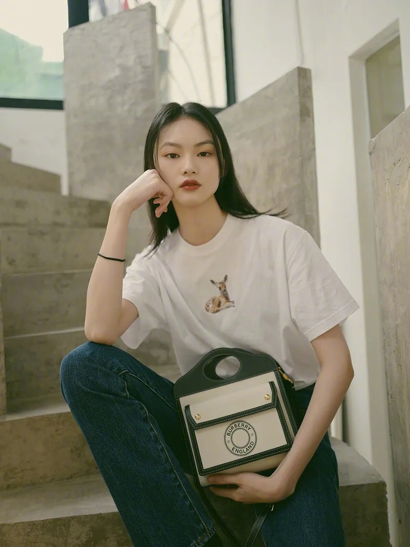 贺聪演绎burberry pocket 口袋包