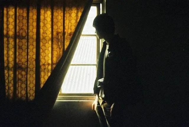 每日好诗｜我说也好，当一缕阳光穿过铁桥休闲区蓝鸢梦想 - Www.slyday.coM