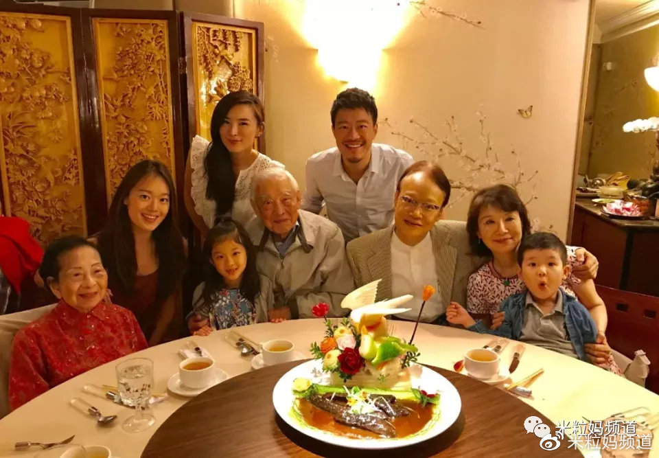 这个男人太会养孩子了!儿子是哈佛精英,女儿是哥大学霸休闲区蓝鸢梦想 - Www.slyday.coM 这个男人太会养孩子了!儿子是哈佛精英,女儿是哥大学霸休闲区蓝鸢梦想 - Www.slyday.coM