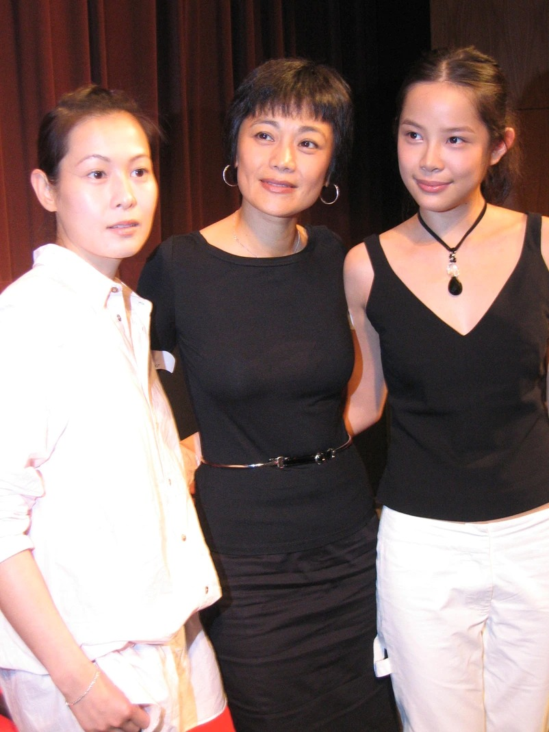 吴孟达昔日搭档竟落魄到在大学当保安,她受访承认:已经做了一年|杨淇