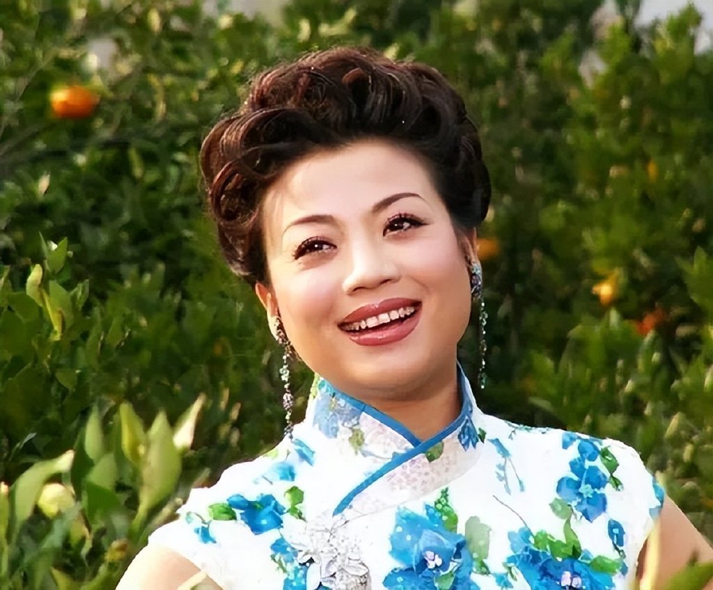 民歌皇后张也,54岁未婚未育,告别渣男后与吕继宏的关系令人羡慕