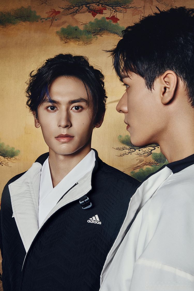 张哲瀚龚俊合体录综艺,大型死现场,估计两位都想挖洞躲起来吧!