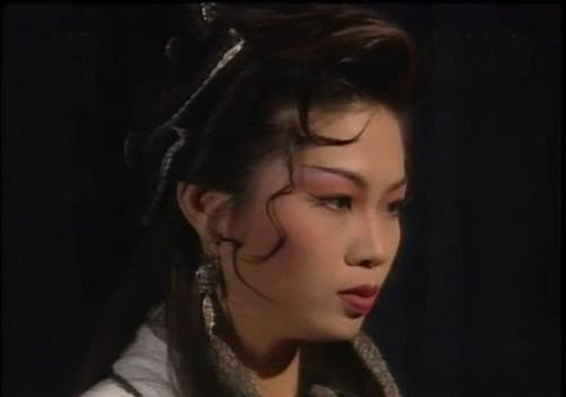 她是陈浩南的女人,当小三20年,巅峰时息影经商,如今身价过亿