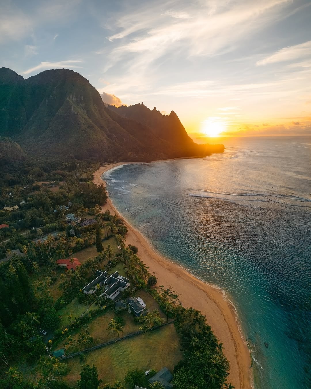 阳光沙滩,椰林海浪,夏威夷,天堂般的度假胜地