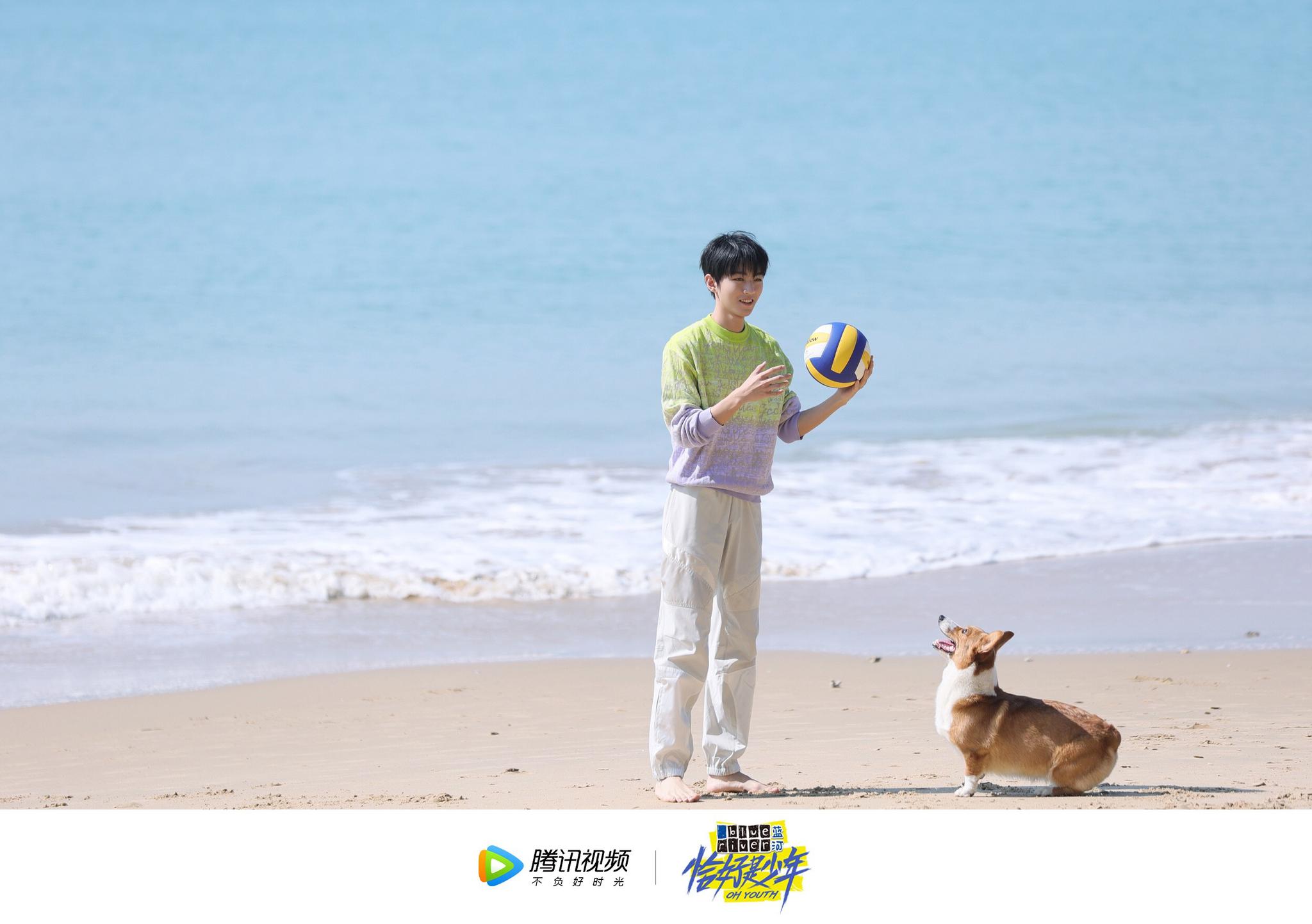 王俊凯预告照 夏日海边少年来啦!_高清图集_新浪网