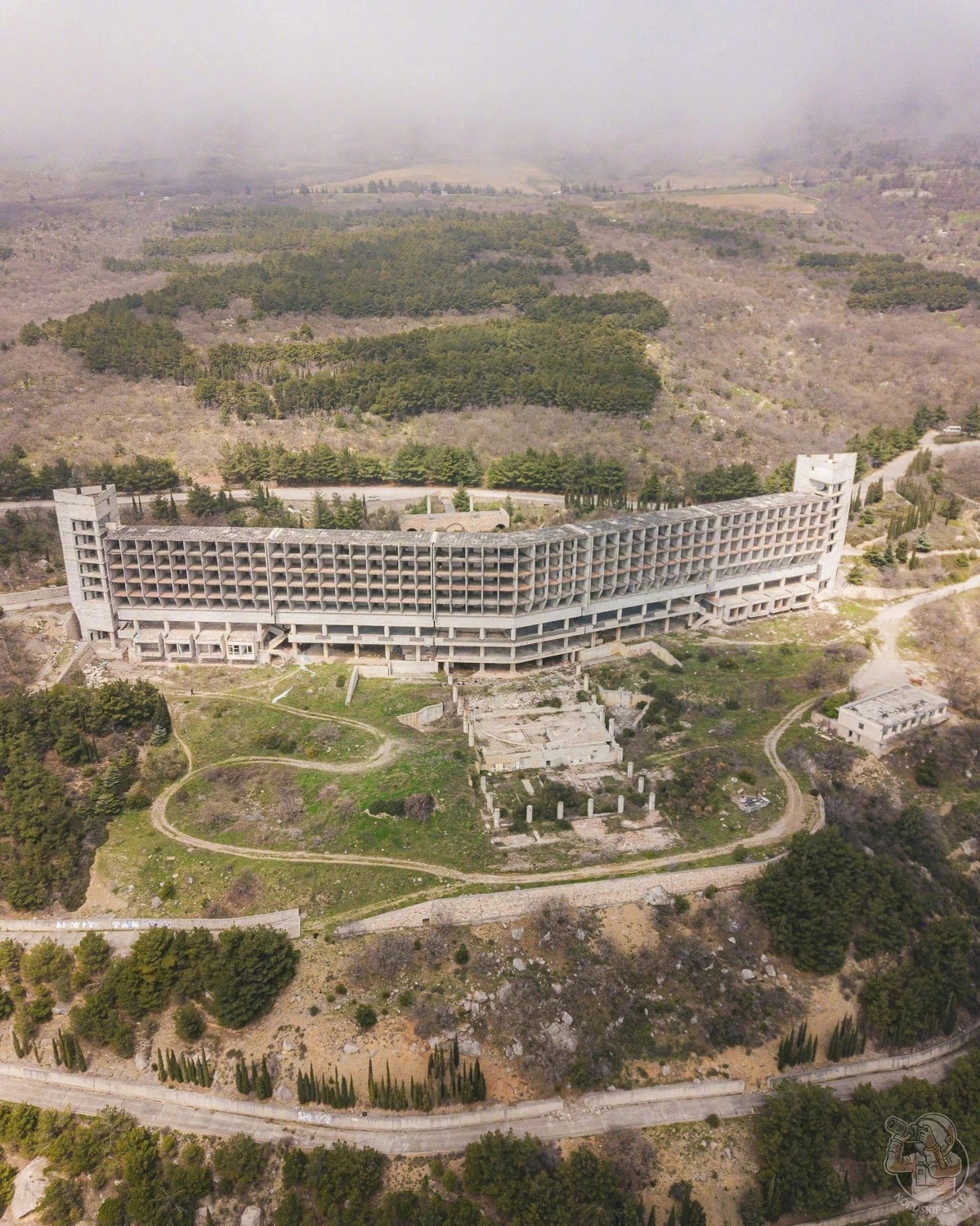 位于克里米亚南部海岸一座未完工的苏联疗养院