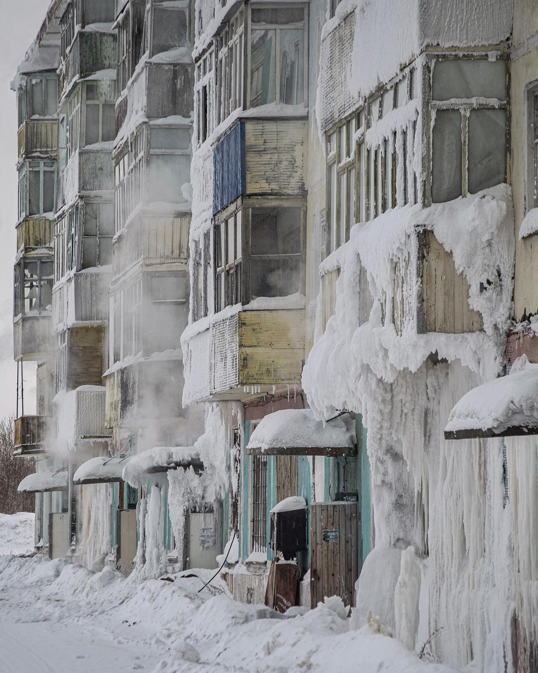 奥伊米亚康的冬天，俄罗斯 (© Alexandr Berdicevschi/Getty Images)