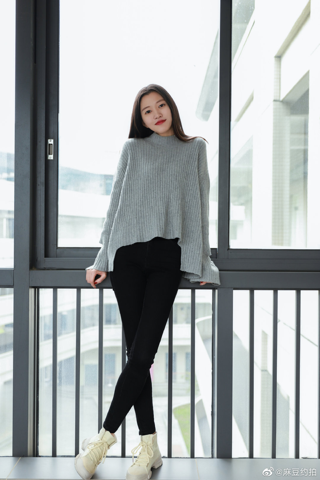 模特约 本人身高175 体重53kg 有拍摄牛仔裤 写真 有一点经验 可盐可