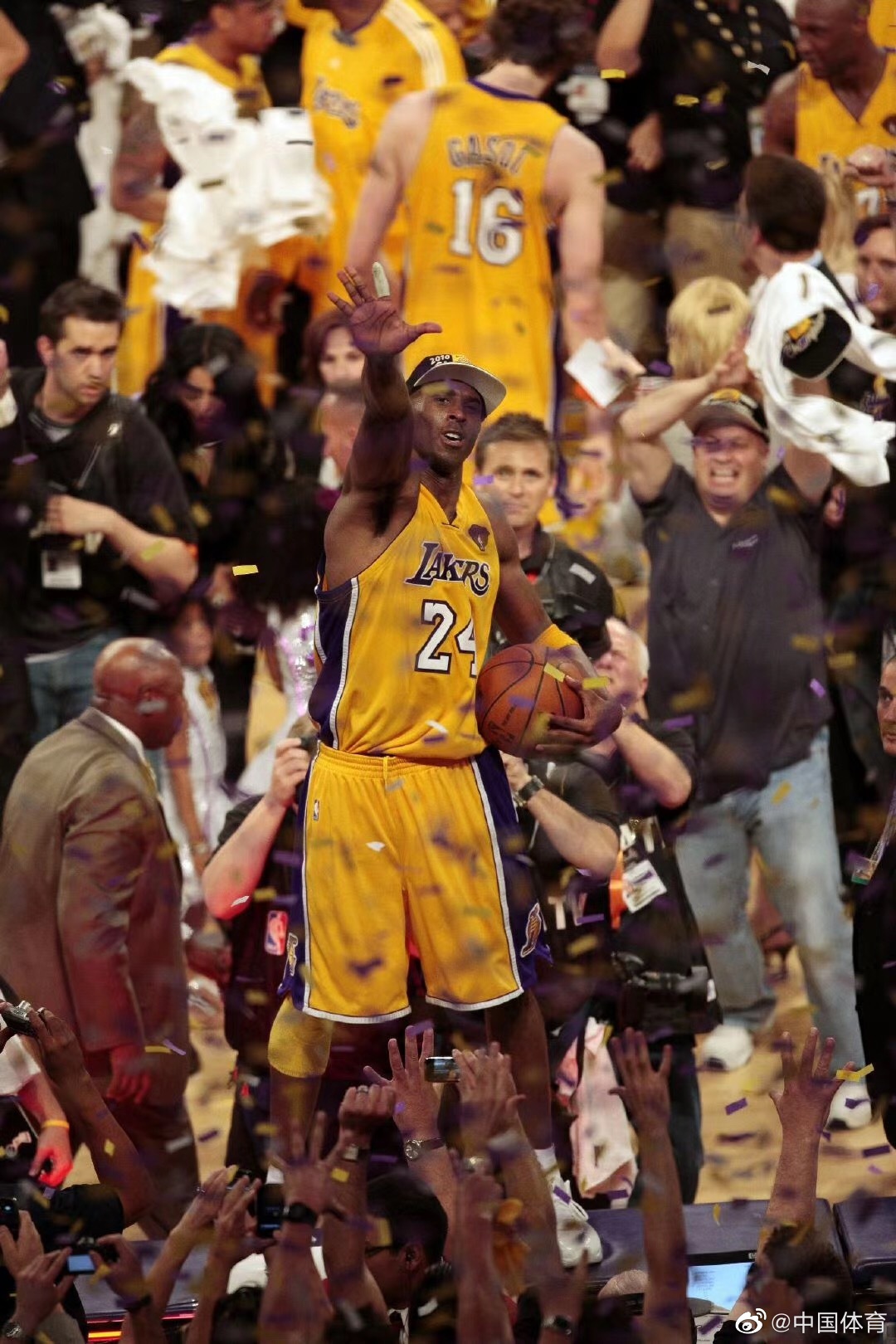 十年前的今天科比收获了个人生涯第五个总冠军并蝉联fmvp