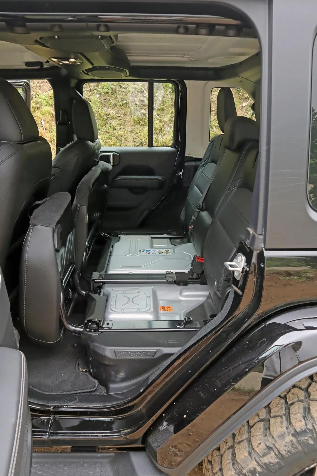 抢先试驾牧马人4e挂绿牌的v8级动力这才是越野车的未来