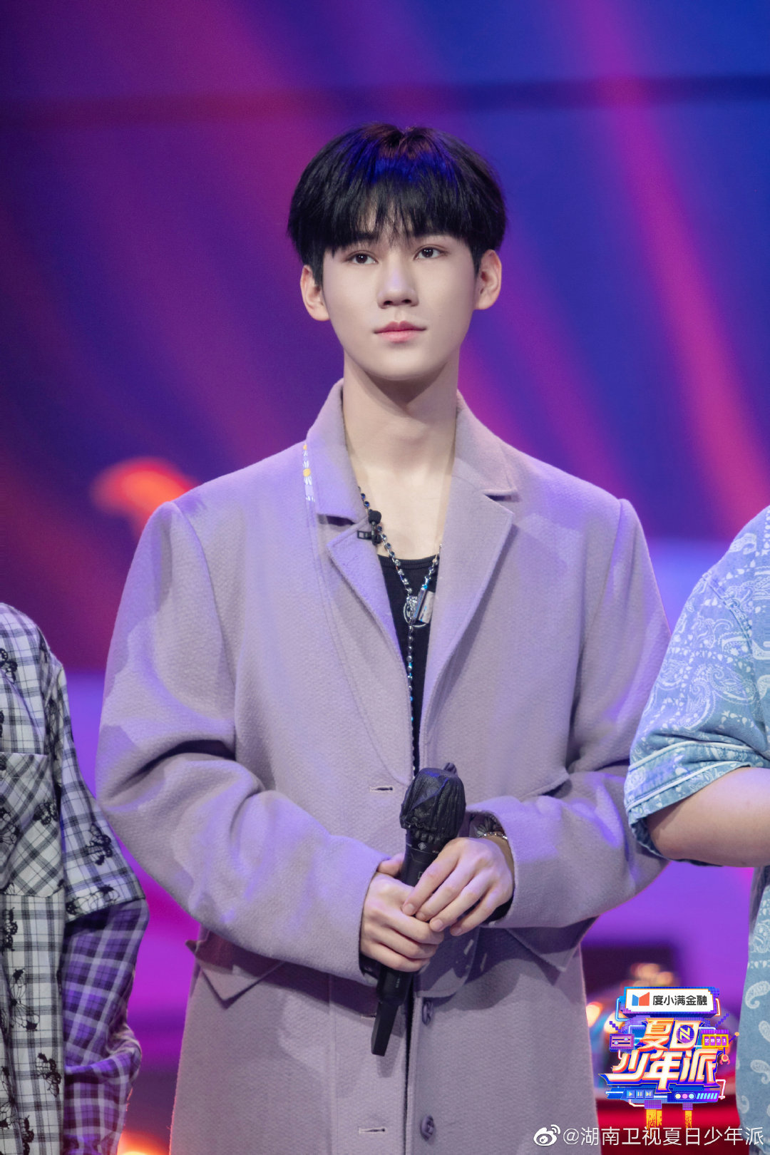 张真源 新剧照合集 紫色大衣黑色内搭……_高清图集_新浪网