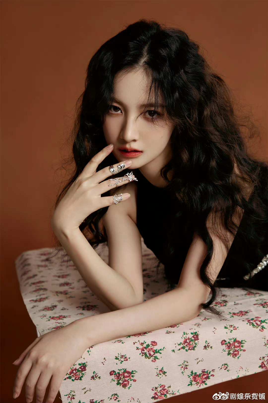 后续赵粤将以丝芭传媒签约艺人身份及7senses成员身份并行发展,并公布