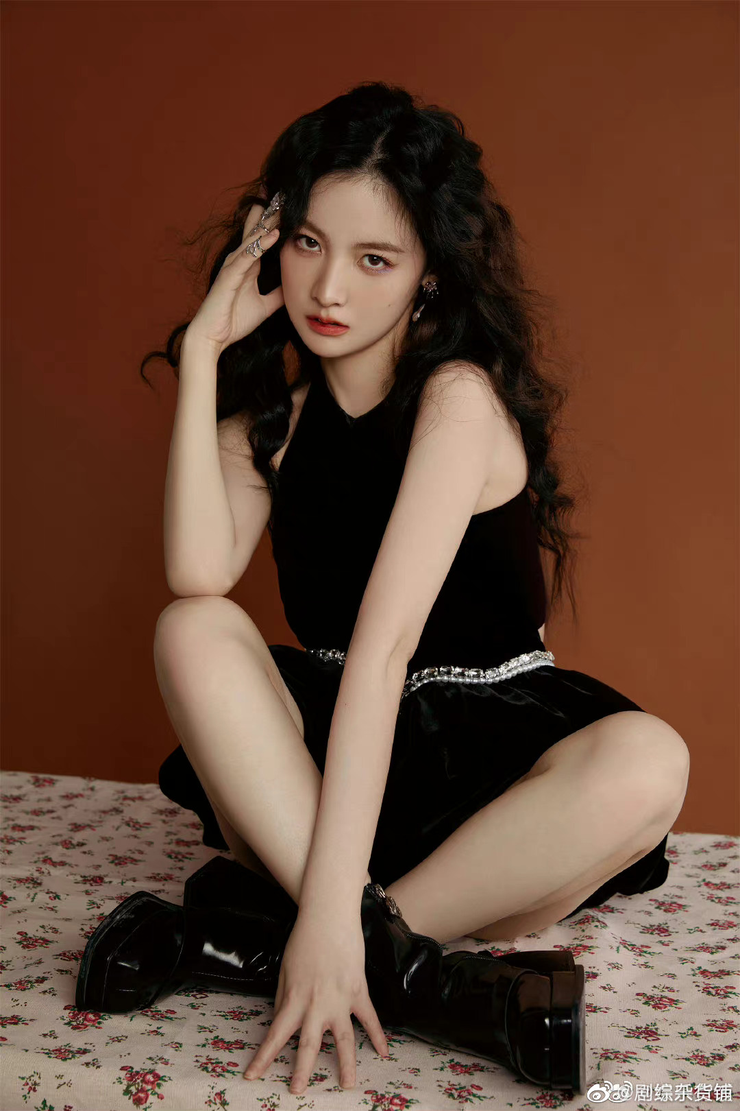 后续赵粤将以丝芭传媒签约艺人身份及7senses成员身份并行发展,并公布