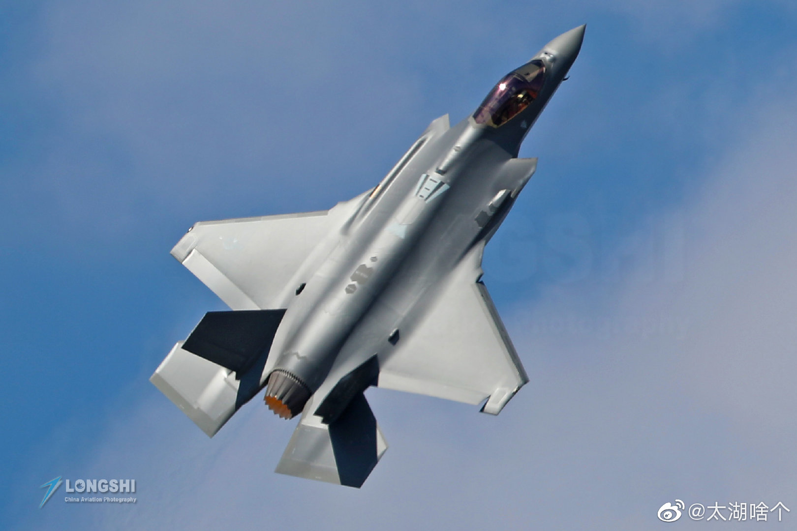 美国洛克希德马丁公司的f-35闪电ii战斗机在大批建造