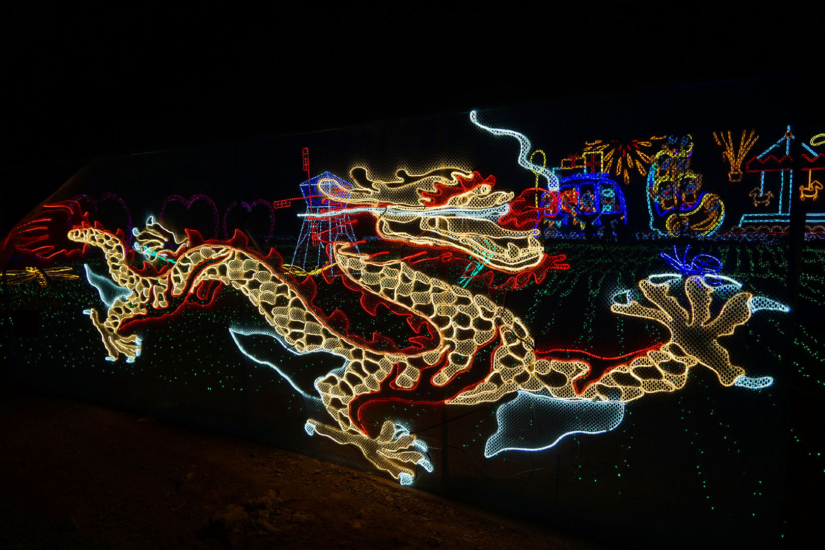 山西晋中龙泽彩灯打造美轮美奂的童话世界