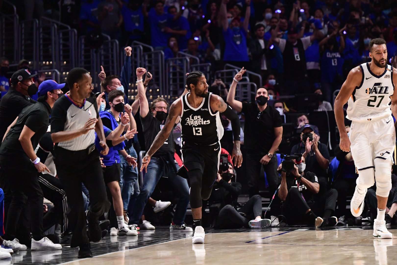 快船加时鏖战逆转掘金乔治狂飙37分创赛季新高鲍威尔替补奇兵贡献20分