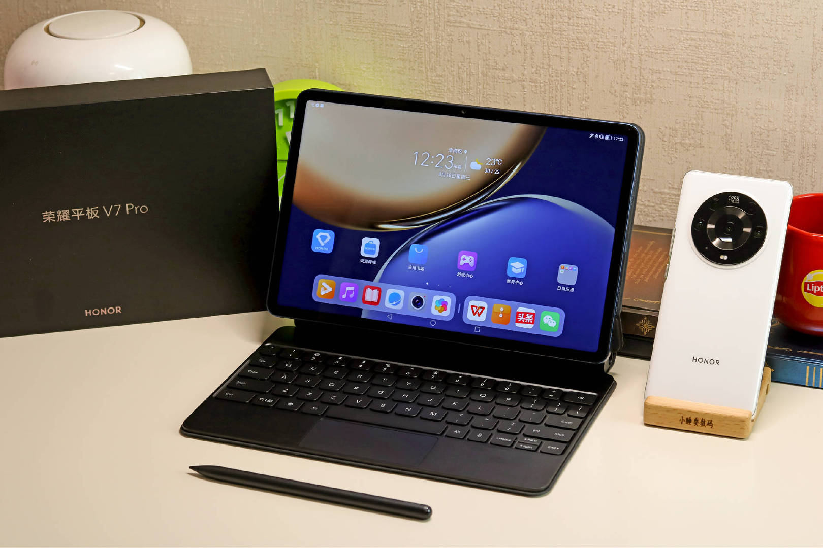 荣耀平板v7pro评测手写笔键盘一体化生态欲与华为苹果分天下