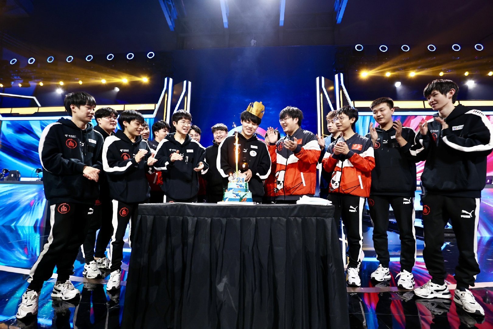 AG超玩会人气超越世界冠军EDG!三位选手力压Fly,网红战队实锤了休闲区蓝鸢梦想 - Www.slyday.coM AG超玩会人气超越世界冠军EDG!三位选手力压Fly,网红战队实锤了休闲区蓝鸢梦想 - Www.slyday.coM