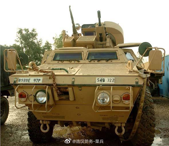 m1117是美国在lav-150系列4×4轻型装甲车的基础上研制发展的全轮驱动
