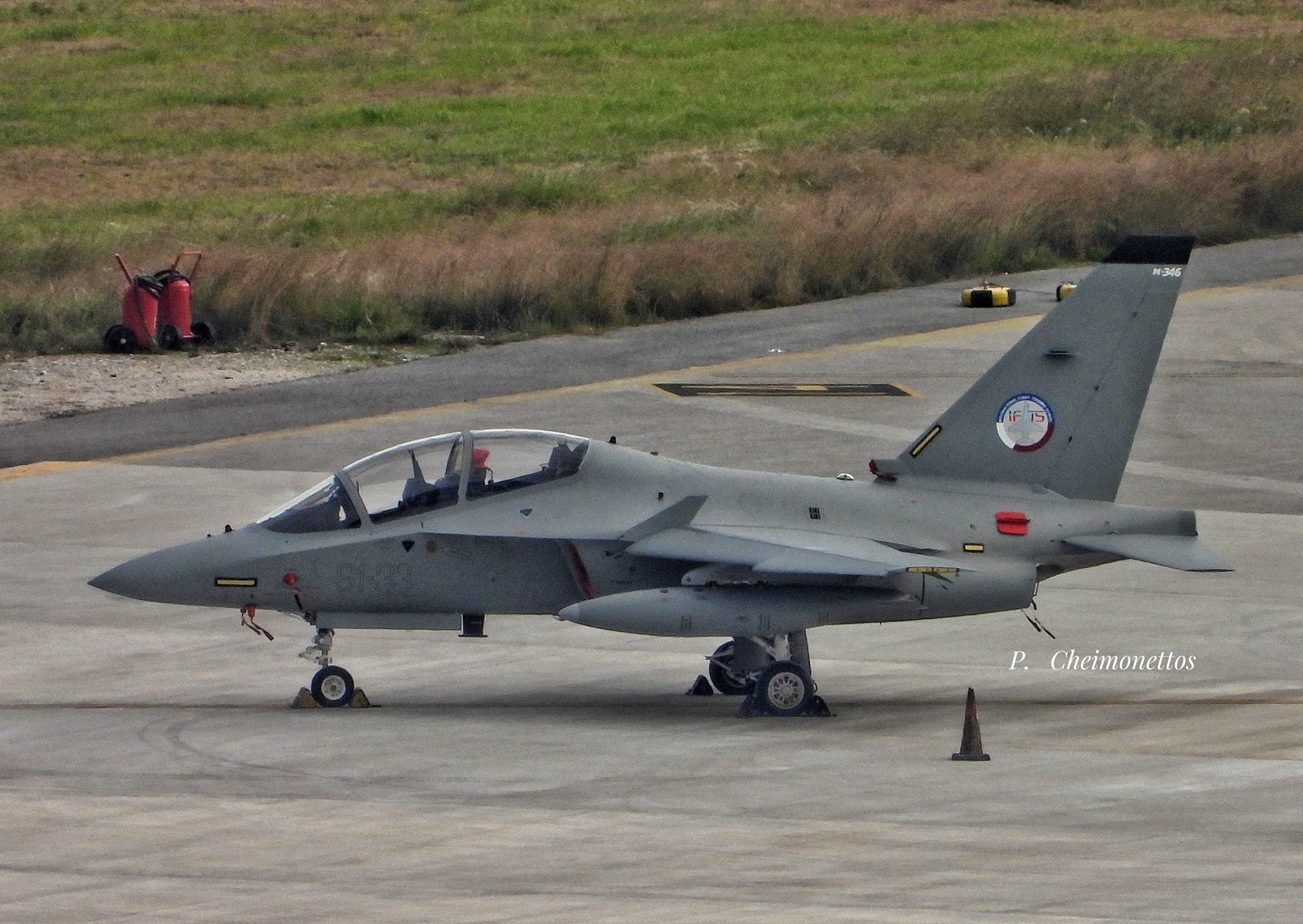 2022年1月26日,卡塔尔空军接收了首批3架m346高级教练机__财经头条