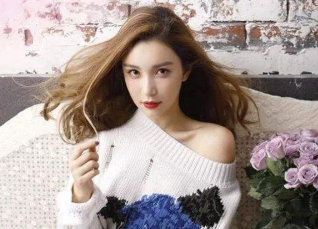 薛之谦前女友李雨桐升级当妈曾放出狠锤比张恒锤郑爽还有力