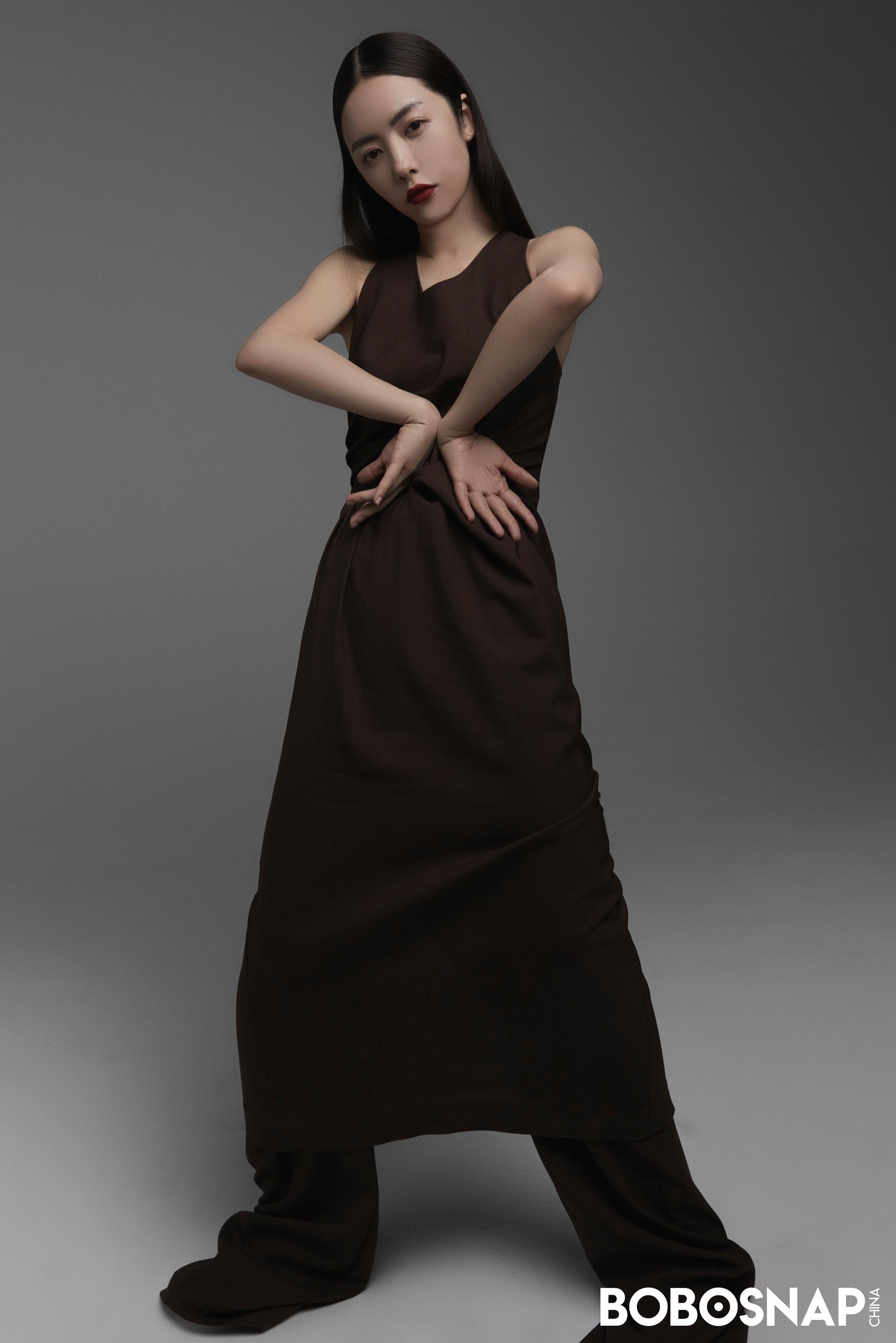 li jingwen艺人统筹:april@qun_young设计:王若菲@wangruofei7发型