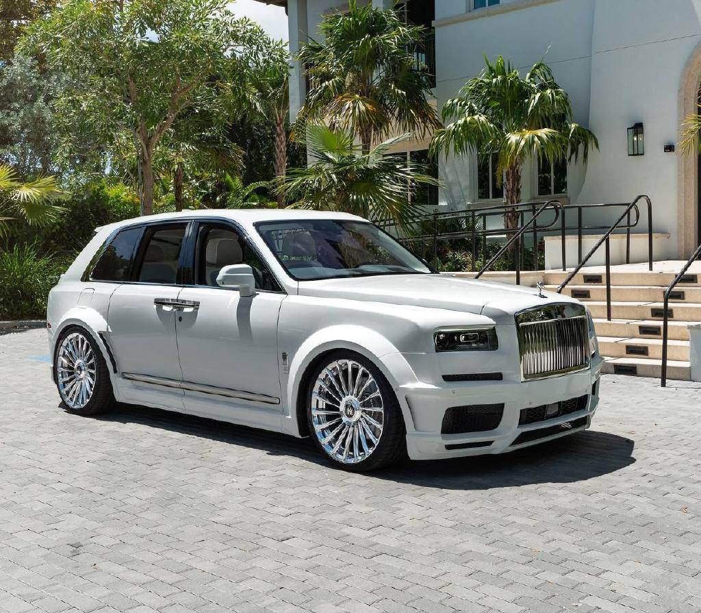 网友说想把自己的库里南改宽体，怎么改？这个案例你们喜欢吗？休闲区蓝鸢梦想 - Www.slyday.coM