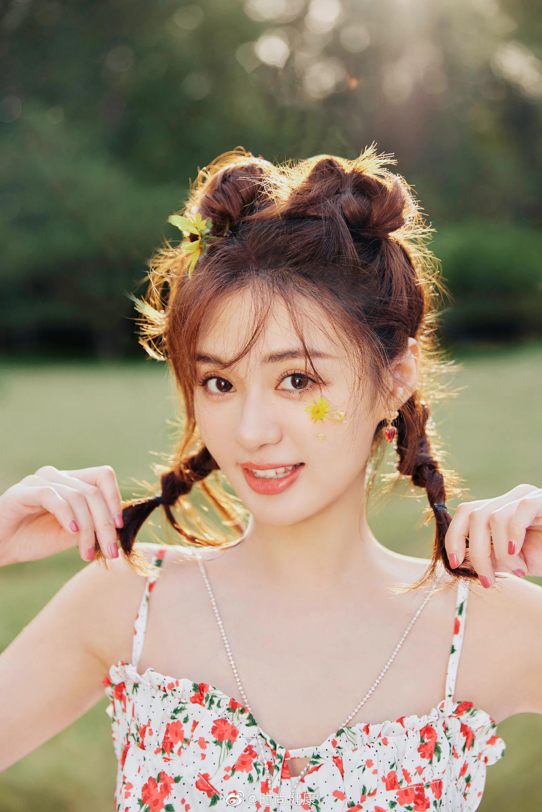 生日写真照曝光活泼灵动笑容甜美梦回刚出道时期的惠子