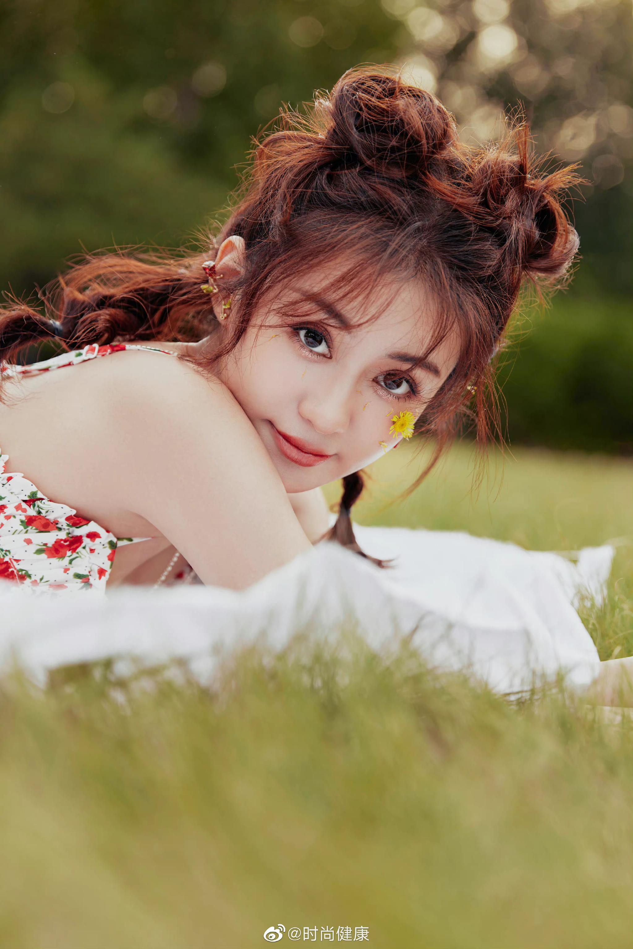 生日写真照曝光活泼灵动笑容甜美梦回刚出道时期的惠子