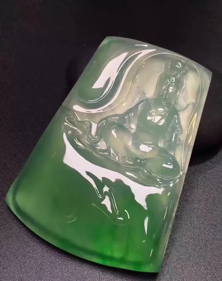 翡翠要想达到收藏级别的升值空间,需要具备哪些条件?休闲区蓝鸢梦想 - Www.slyday.coM 翡翠要想达到收藏级别的升值空间,需要具备哪些条件?休闲区蓝鸢梦想 - Www.slyday.coM