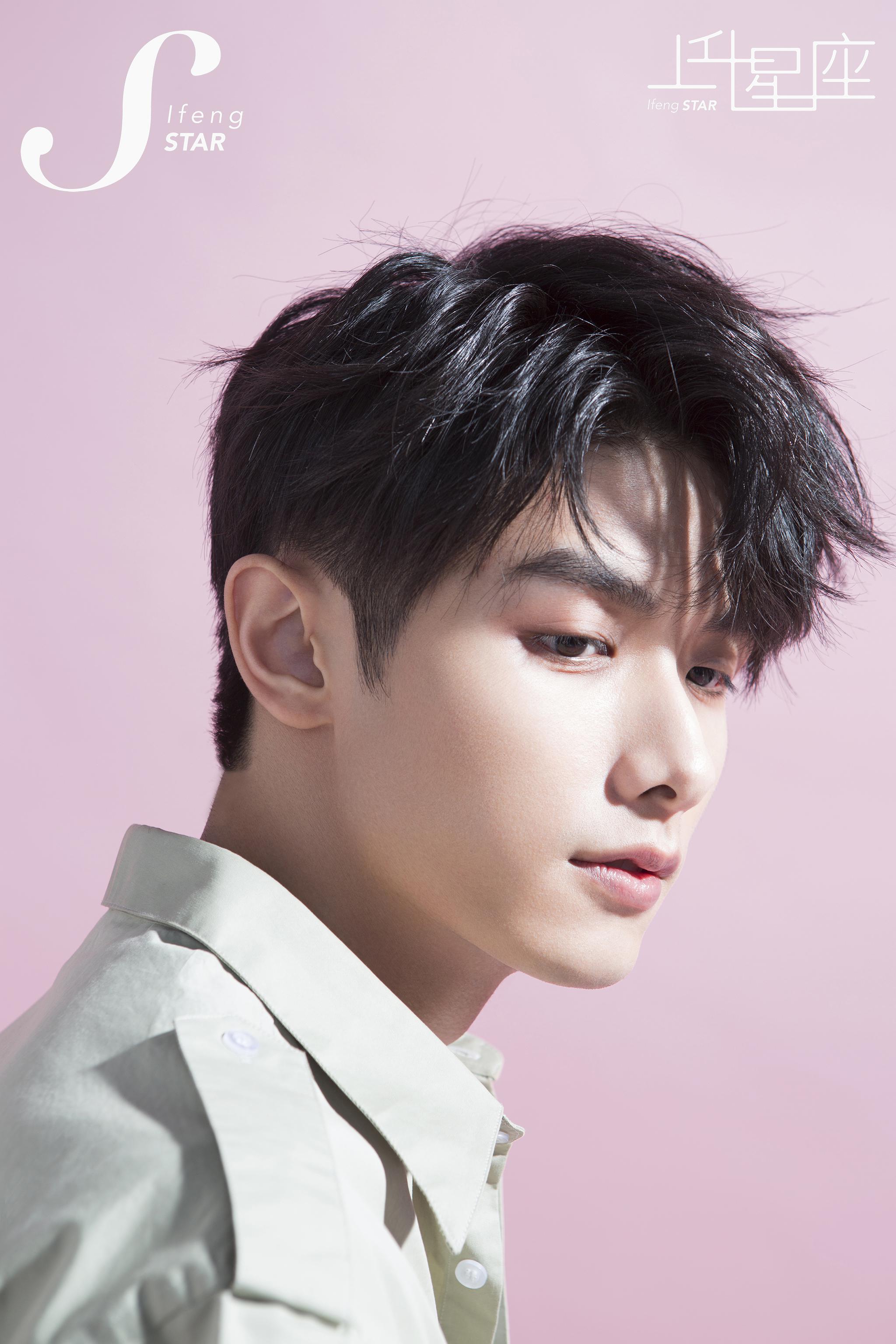 欢娱影视演员赵弈钦最新樱花大片曝光