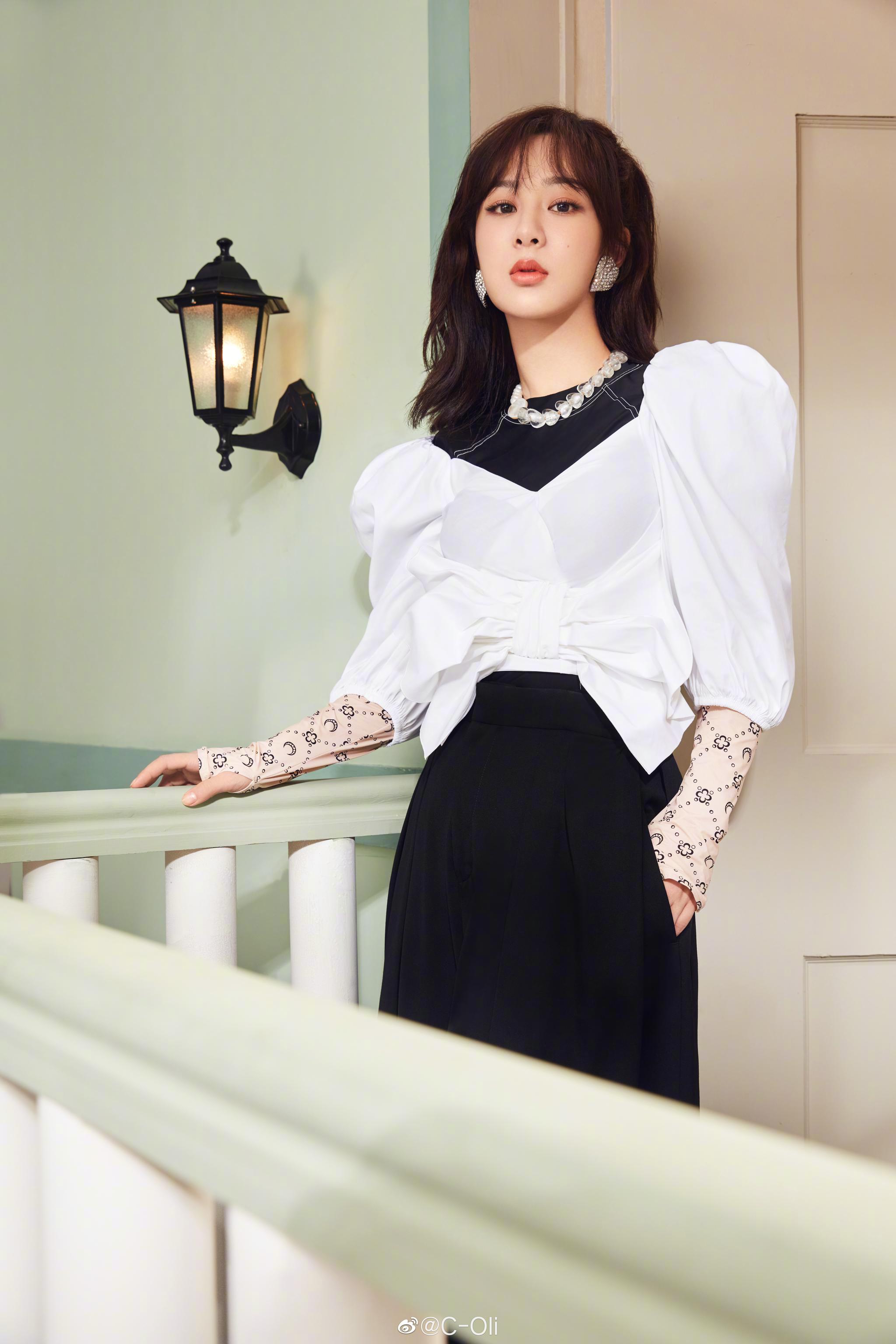 杨紫xfarfetch2020杨紫受邀为电商平台拍摄一组线上大片