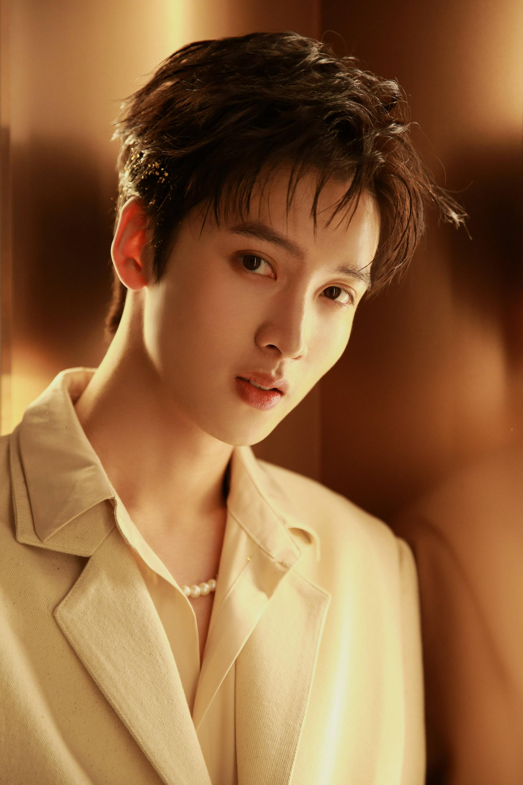 是阳光清爽的大男孩,也是是一直在努力成长的陈宥维……_高清图集