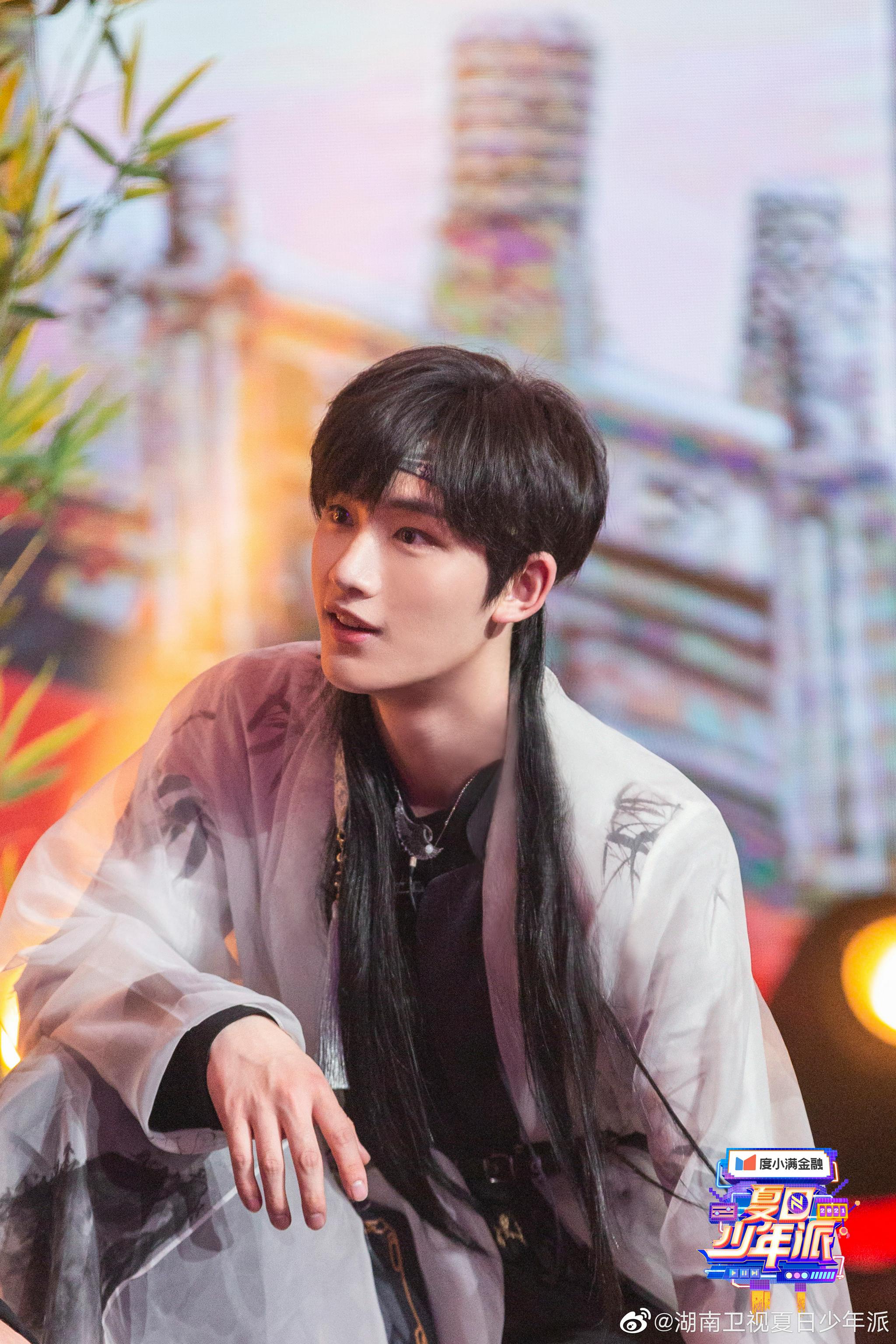 丁程鑫夏日少年派新剧照 靓丽少侠来啦!