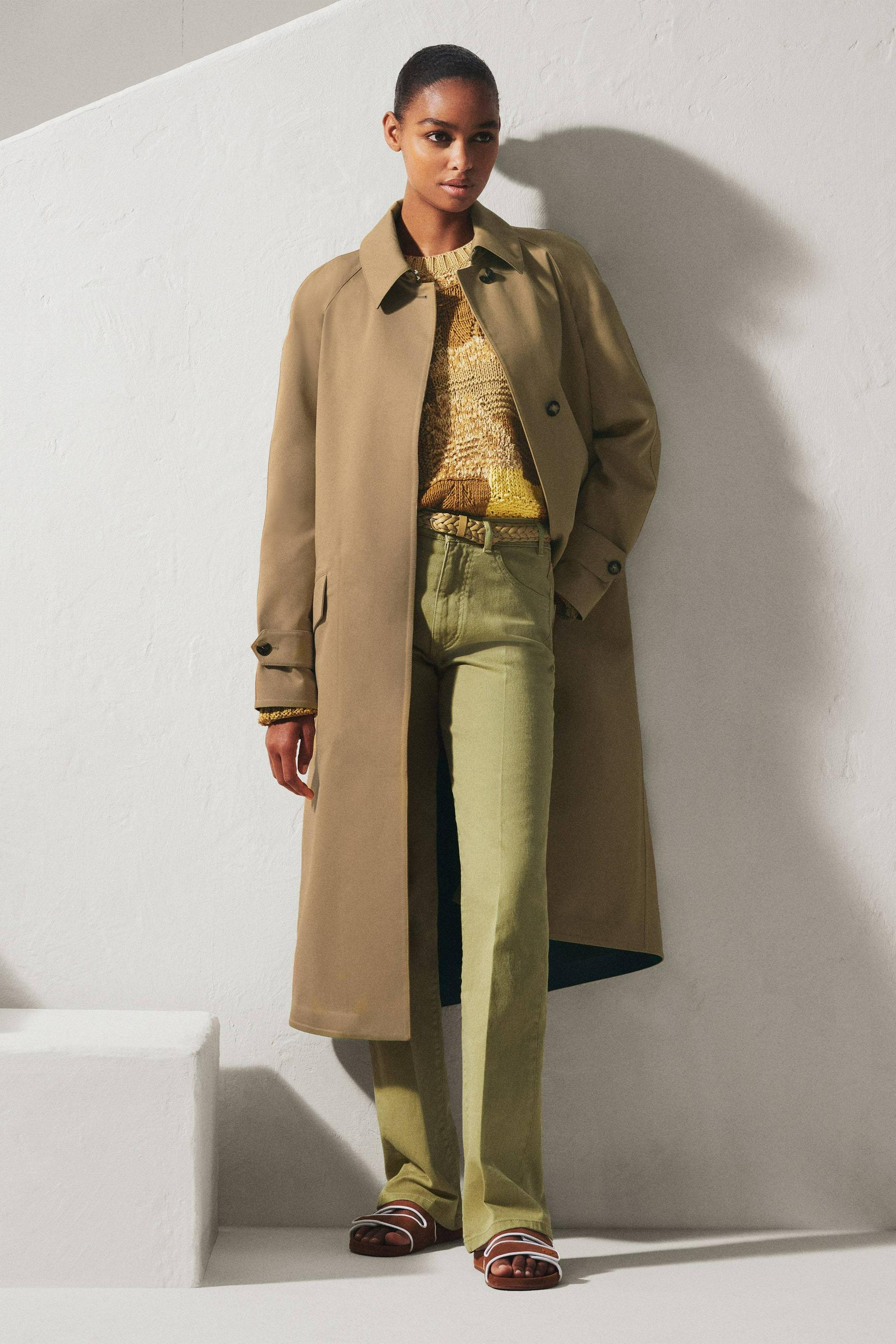 loropiana2022春夏系列本季处处散发着悠闲舒适之感