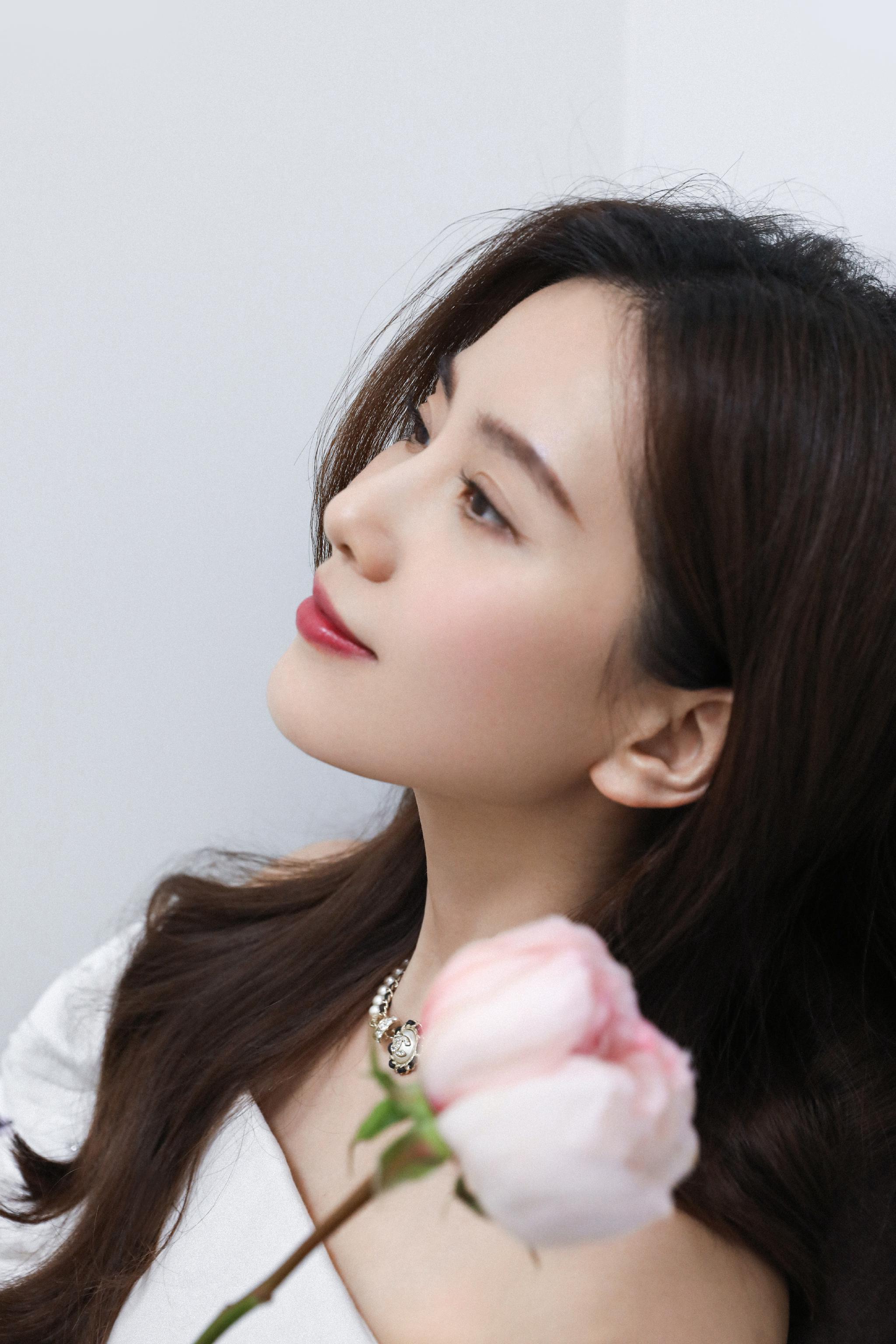 刘诗诗元宵节写真图上线 身穿白色一字肩长裙……|刘诗诗|侧颜_新浪