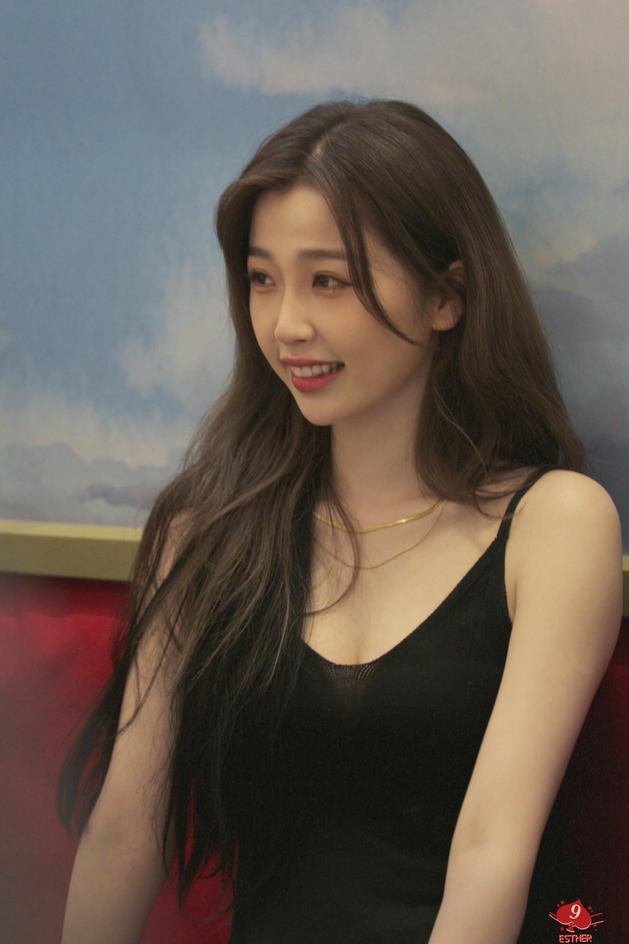 2/ 9*虞书欣/又甜又辣的欣欣子  671/ 9*虞书欣/又甜又辣的欣欣子