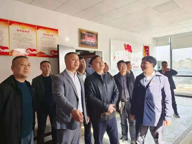 近日,鄱阳县副县长,公安局党委书记,局长程锡华先后赴广东省深圳市