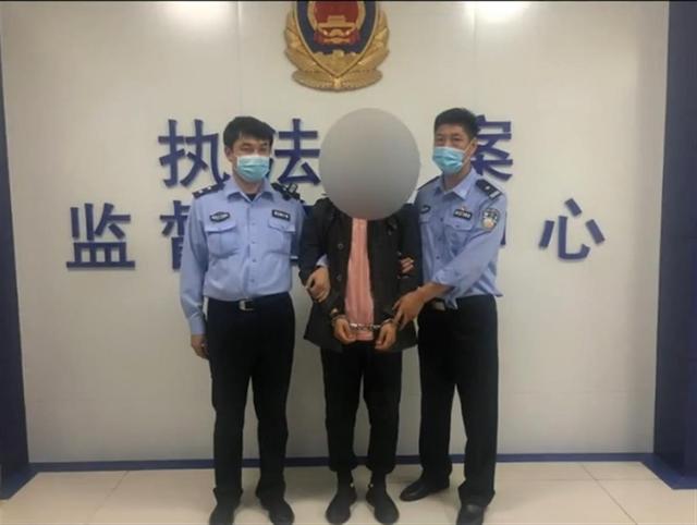 辽宁一私家车张贴“支那制造”“武运长久”，警方：不抓你对不起全国人民休闲区蓝鸢梦想 - Www.slyday.coM