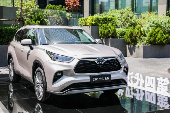 25-40万预算买中大型SUV，昂科威Plus、揽境、汉兰达你中意谁？