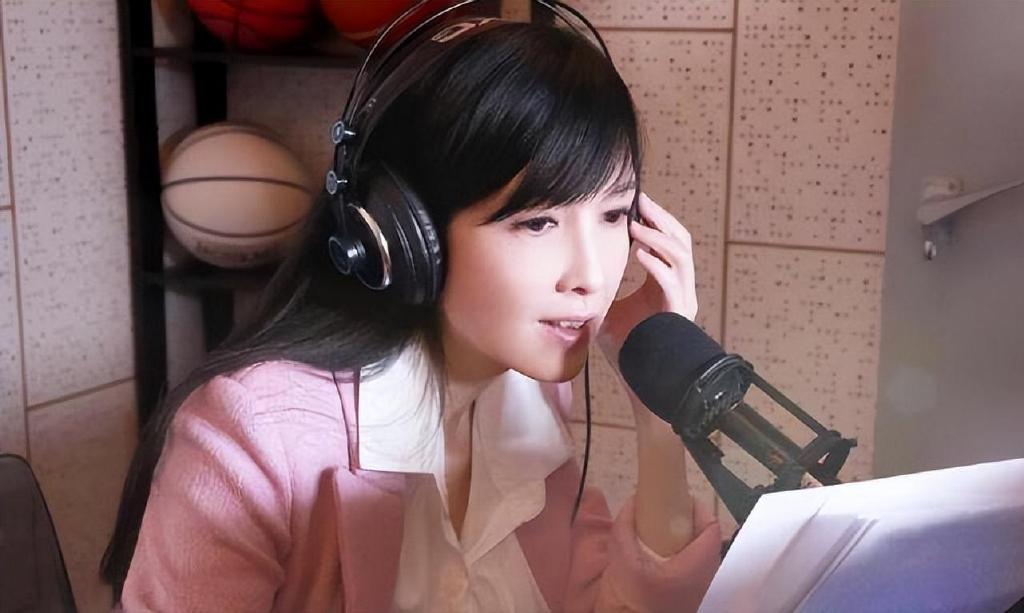 清纯玉女周慧敏出身贫民窟却最终嫁入豪门她是如何做到的