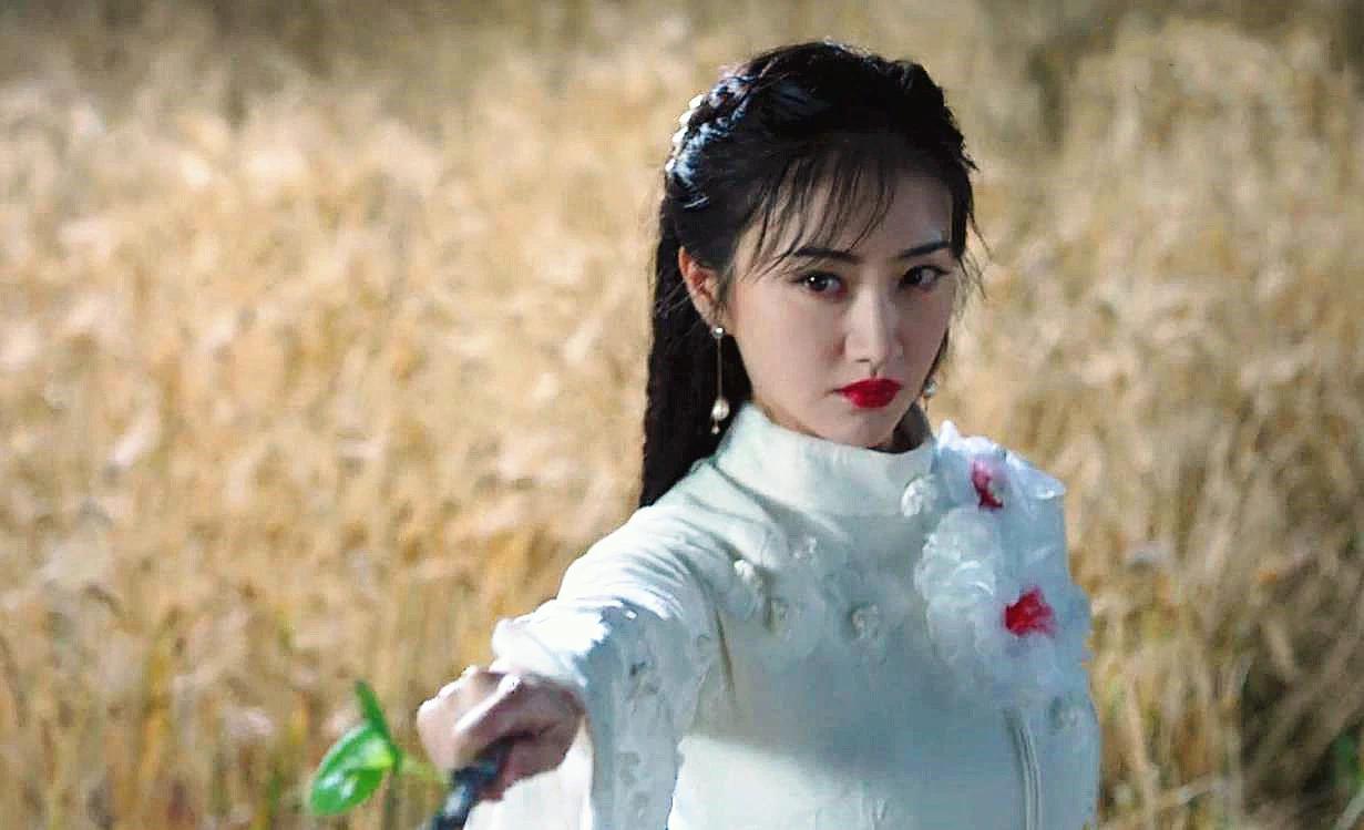 白英真容曝光复活后为何容貌大变并非被丘山毁容附体别人身上