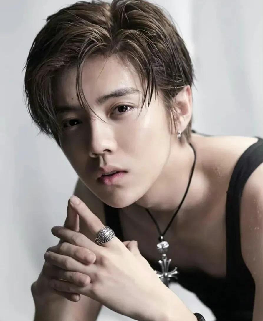 男明星湿发造型有多绝?成毅杨洋视觉盛宴,看到肖战王一博太惊艳休闲区蓝鸢梦想 - Www.slyday.coM 男明星湿发造型有多绝?成毅杨洋视觉盛宴,看到肖战王一博太惊艳休闲区蓝鸢梦想 - Www.slyday.coM