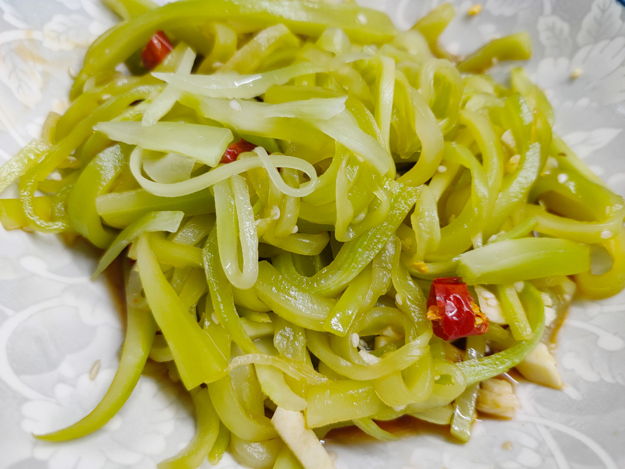 凉拌莴笋丝第一步焯水就错了跟婆婆学的方法莴笋脆爽又好吃