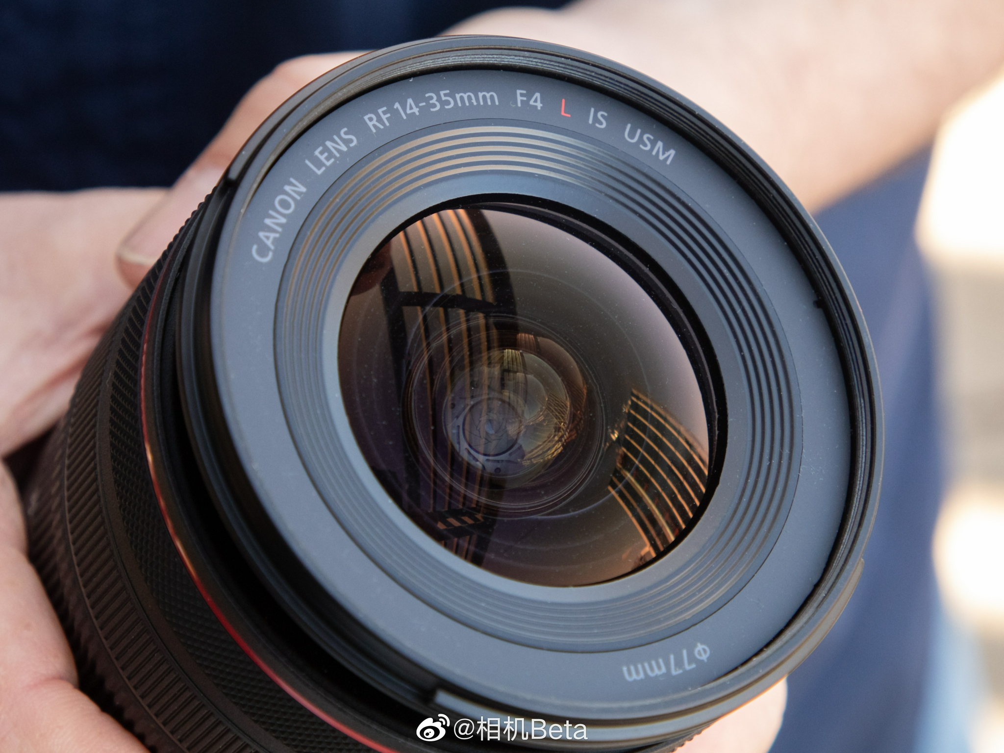 佳能rf 14-35mm f4 l is usm镜头上手图