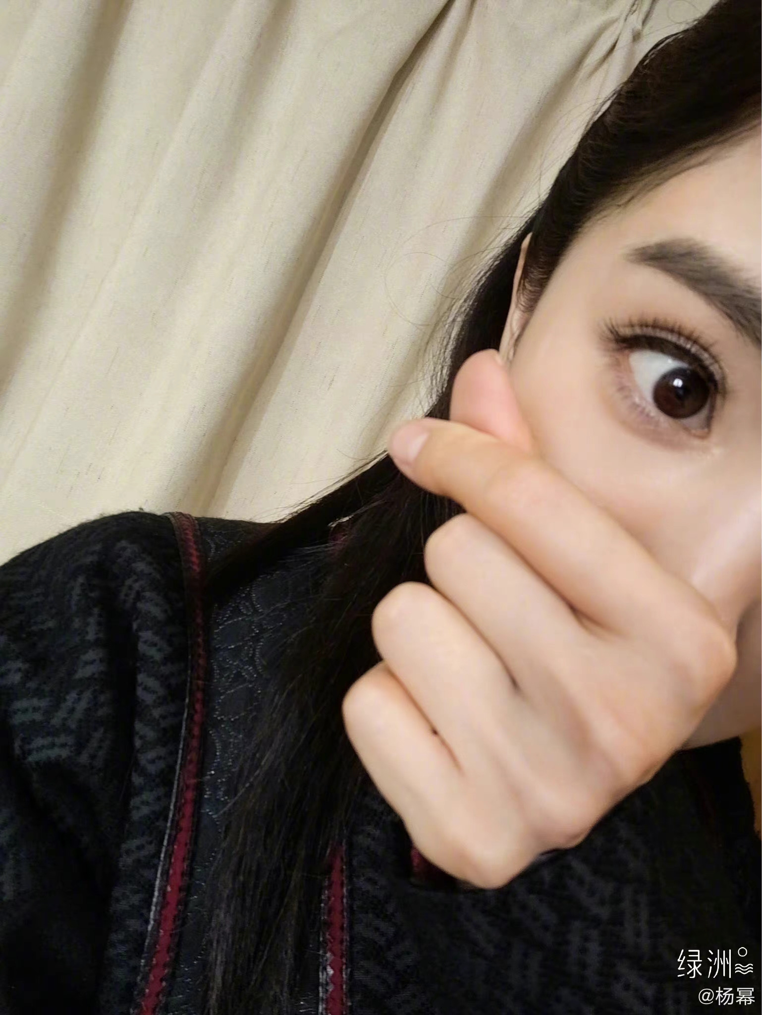 杨幂自拍我觉得前三张封神了