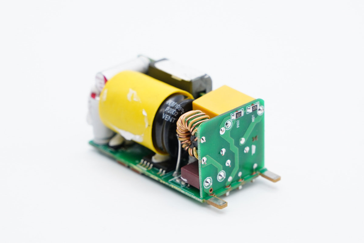 拆解报告queenno青客迷你45w快充充电器gd45c1