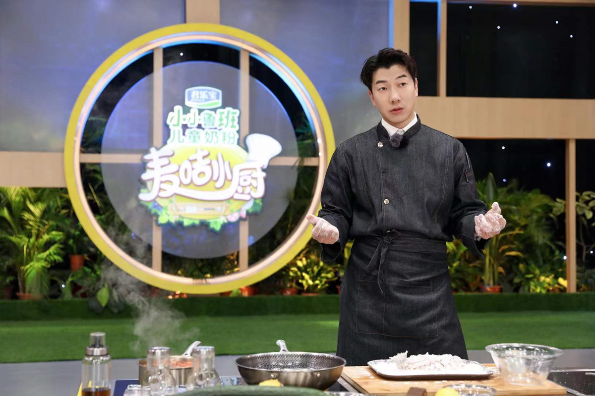 麦咭小厨2小厨神争夺赛激烈打响张亮大秀厨艺温情收官