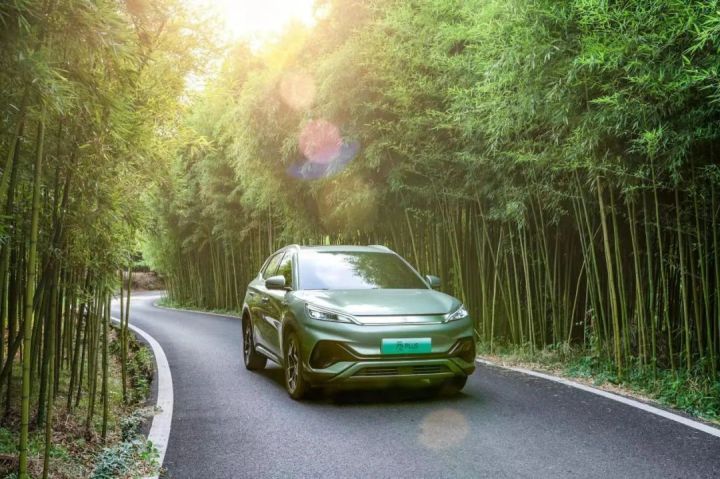 试驾比亚迪元plus:智能精致的运动健将