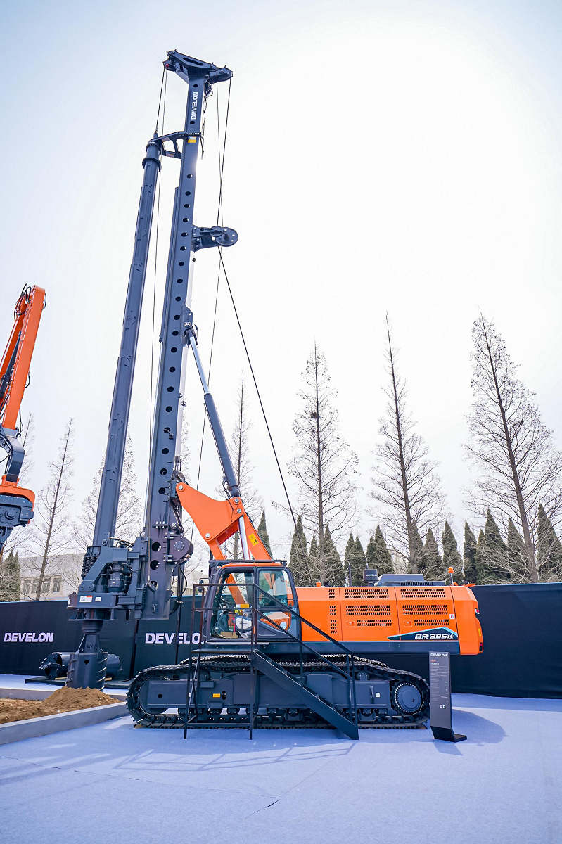 悦享臻品 启迪未来 2023年DEVELON（迪万伦）国四新品发布会烟台举行__财经头条